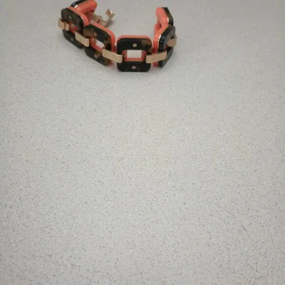 Tortoise Shell with Gold Tone Link Bracelet - Picture 4 of 5